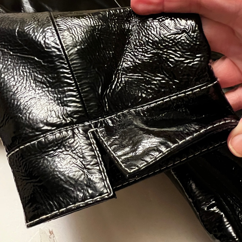 Jones New York Black Collarless Rounded Scoop Cropped Moto Patent Leather Jacket - Picture 7 of 13